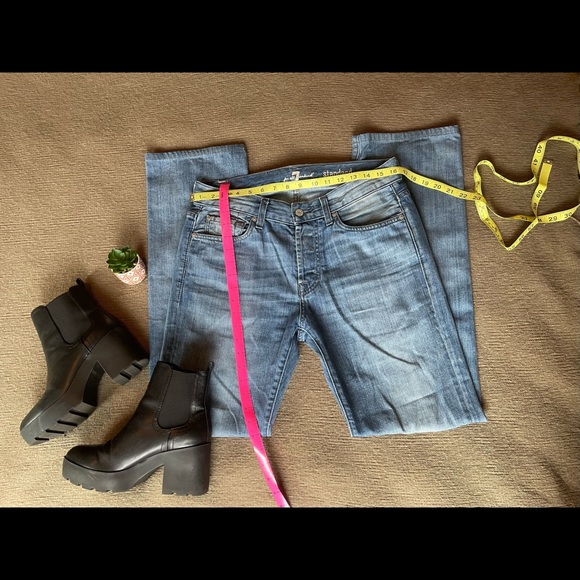 7 for All Mankind Standard Fit Medium-Wash Denim Jeans - Picture 6 of 6